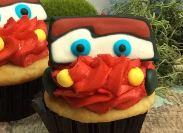 How to Make Lightning McQueen Cupcakes