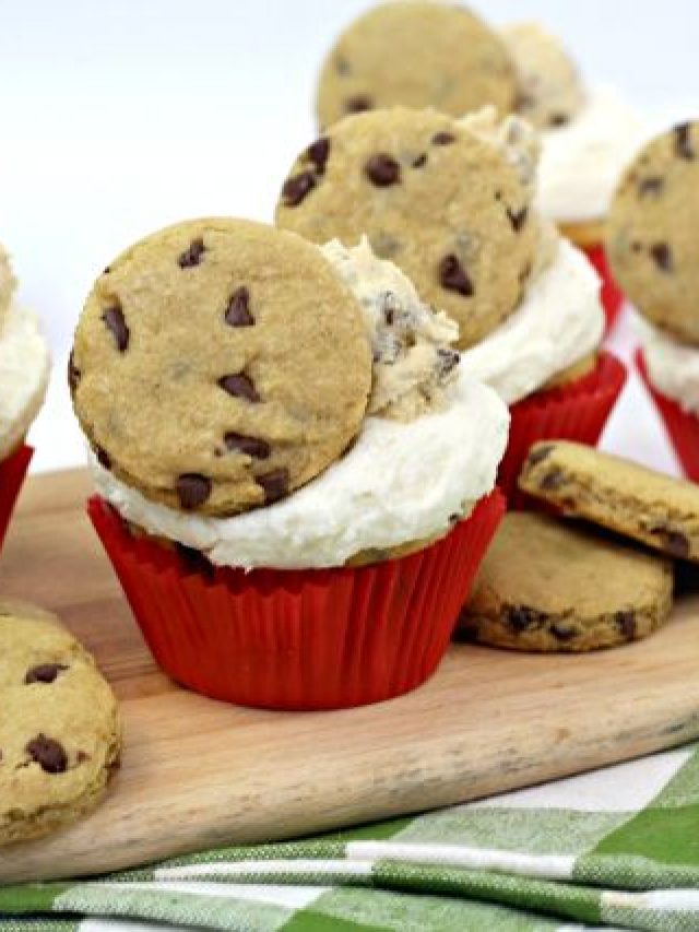 The Best Milk and Cookies Cupcakes Recipe