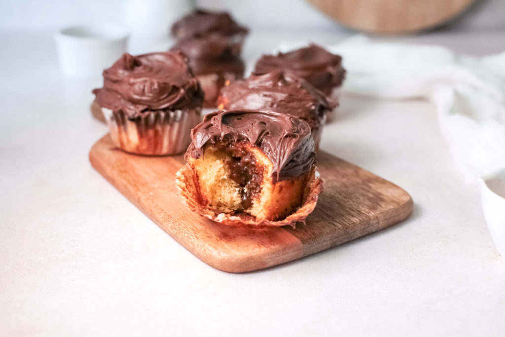 How to Make the Best Pudding Poke Cupcakes