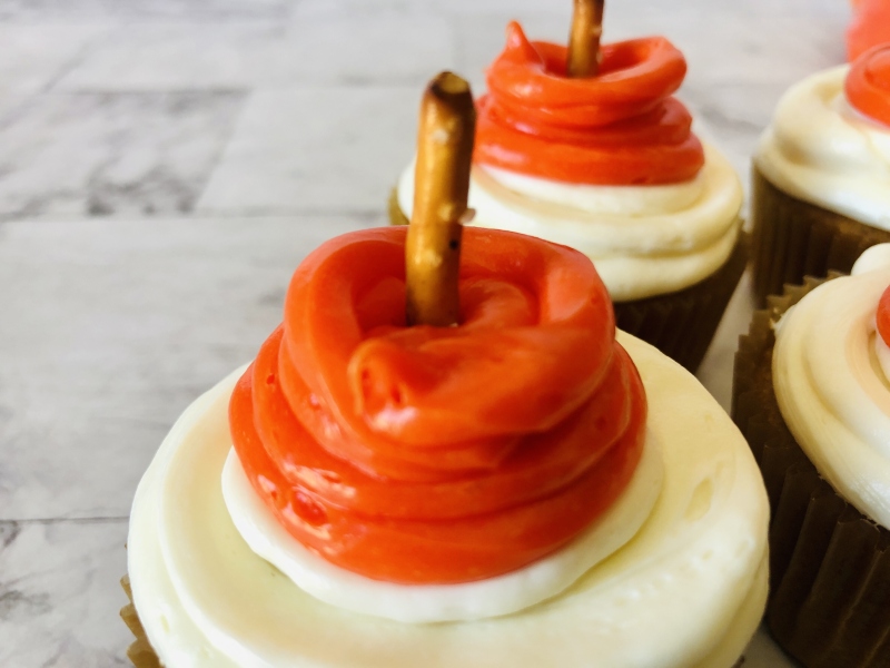 Pumpkin Spice Cupcakes with stem