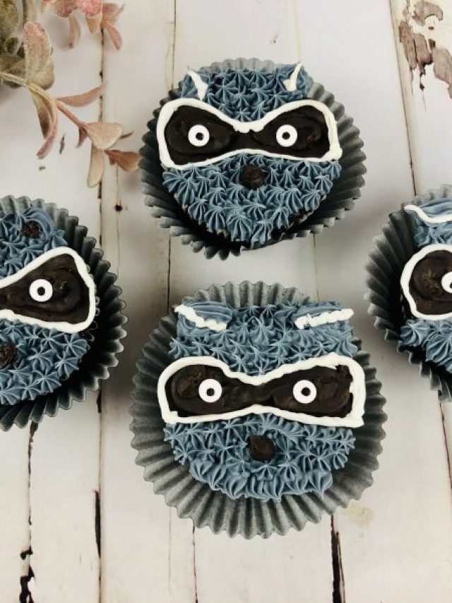 How to Make Raccoon Cupcakes