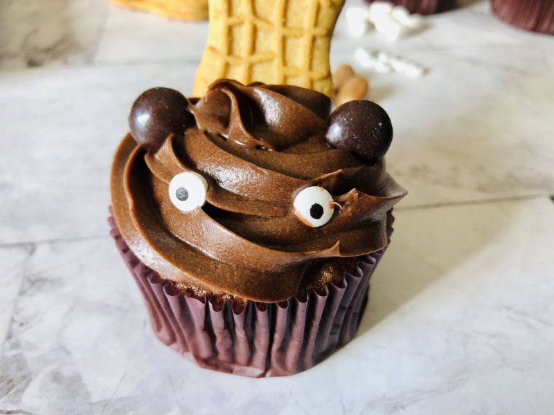 beaver cupcake with ears