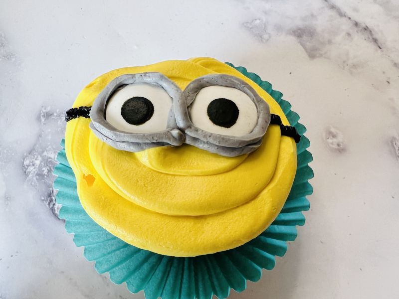From Gru to You – the Perfect Minion Cupcakes!
