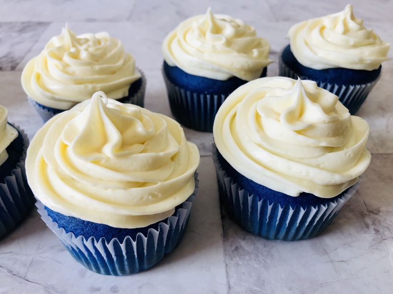 Frosting Your Blue Velvet Cupcakes